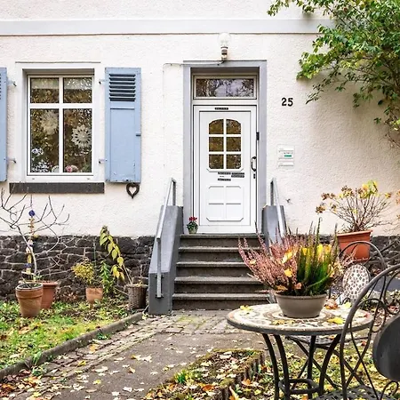 Altbauwohnung In Im Gruenen דירה *