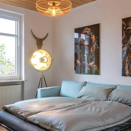 Altbauwohnung In Im Gruenen *