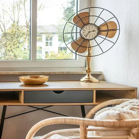 Altbauwohnung In Im Gruenen דירה מאיין