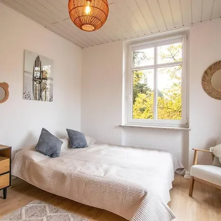 Altbauwohnung In Im Gruenen