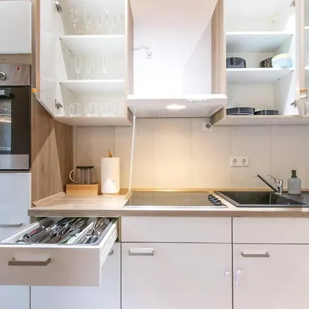 Altbauwohnung In Im Gruenen דירה מאיין