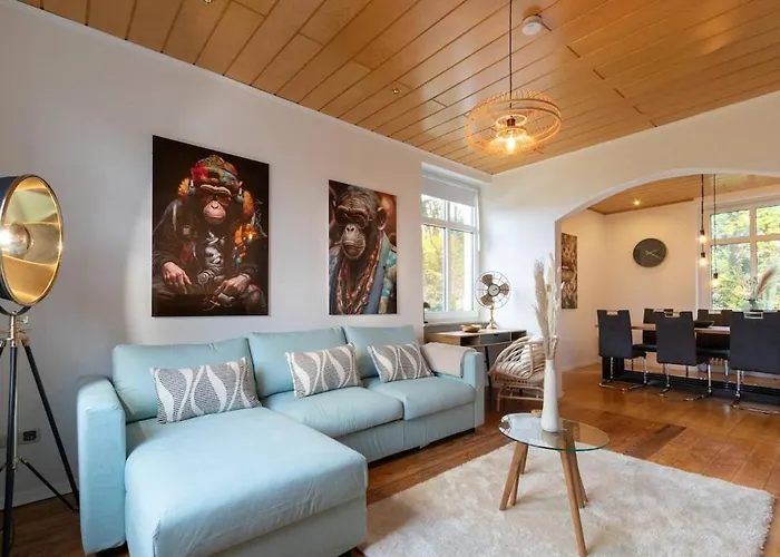 Altbauwohnung In Im Gruenen 马延