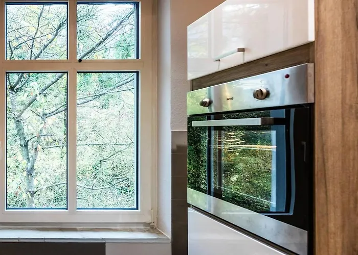 Altbauwohnung In Im Gruenen 公寓 *