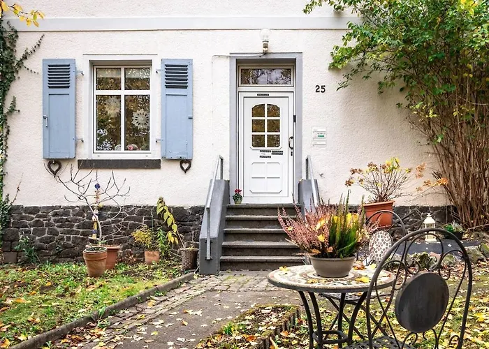 Altbauwohnung In Im Gruenen 公寓 *