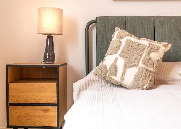 公寓 Altbauwohnung In Im Gruenen 马延