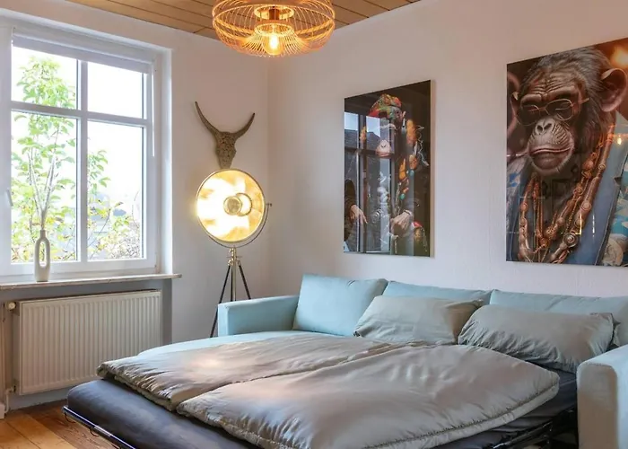 Altbauwohnung In Im Gruenen *