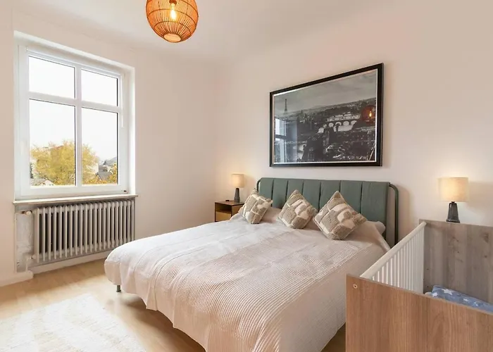 Altbauwohnung In Im Gruenen 公寓 *